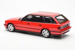 BMW M5 E34 Touring Rdeč Otto 1:18 OT951 Smola – slika 5 od 6