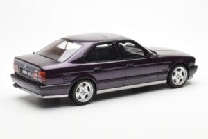 BMW M5 E34 Vijoličen Otto 1:18 OT106 Smola – slika 2 od 6
