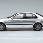 BMW M5 E39 Srebrn Otto 1:18 - image 3 of 7