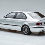 BMW M5 E39 Srebrn Otto 1:18 - image 5 of 7