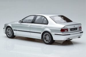 BMW M5 E39 Srebrn Otto 1:18 OT747B Smola – slika 5 od 7