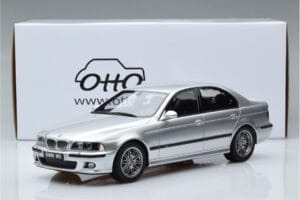 BMW M5 E39 Srebrn Otto 1:18 OT747B Smola – slika 7 od 7