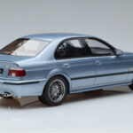 BMW M5 E39 Silverwater Modra Otto 1:18 - image 2 of 6