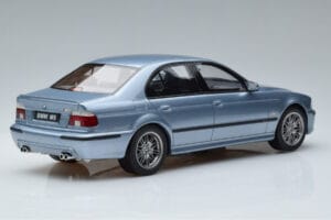 BMW M5 E39 Silverwater Modra Otto 1:18 OT554 Smola – slika 2 od 6