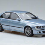BMW M5 E39 Silverwater Modra Otto 1:18 - image 4 of 6