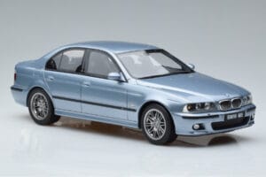 BMW M5 E39 Silverwater Modra Otto 1:18 OT554 Smola – slika 4 od 6