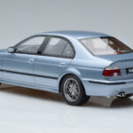 BMW M5 E39 Silverwater Modra Otto 1:18 - image 5 of 6