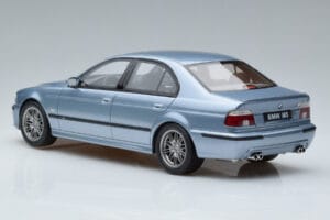 BMW M5 E39 Silverwater Modra Otto 1:18 OT554 Smola – slika 5 od 6