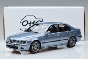 BMW M5 E39 Silverwater Modra Otto 1:18 OT554 Smola – slika 6 od 6