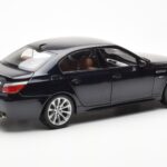 BMW M5 E60 Carbon Črn Kyosho 1:18 - image 3 of 8