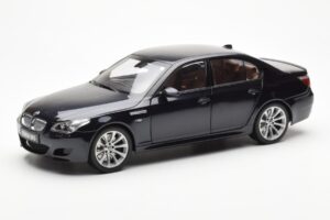 BMW M5 E60 Carbon Črn Kyosho 1:18