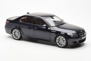 BMW M5 E60 Carbon Črn Kyosho 1:18 08593BK Kovina – slika 6 od 8
