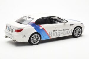 BMW M5 E60 Ring Taxi Nurburgring Kyosho 1:18 08593RT Kovina – slika 3 od 8