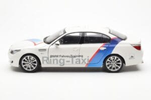 BMW M5 E60 Ring Taxi Nurburgring Kyosho 1:18 08593RT Kovina – slika 4 od 8