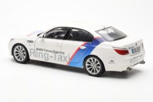 BMW M5 E60 Ring Taxi Nurburgring Kyosho 1:18 08593RT Kovina – slika 7 od 8