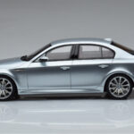 BMW M5 E60 Srebrn Otto 1:18 - image 3 of 6