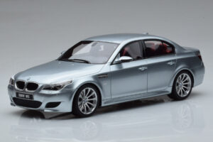 BMW M5 E60 Srebrn Otto 1:18
