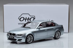 BMW M5 E60 Srebrn Otto 1:18 OT426 Smola – slika 6 od 6