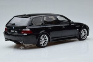 BMW M5 E61 Touring Črn Otto 1:18 OT1020 Smola – slika 2 od 6