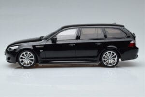 BMW M5 E61 Touring Črn Otto 1:18 OT1020 Smola – slika 3 od 6