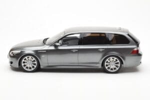 BMW M5 E61 Touring Siv Otto 1:18 OT189 Smola – slika 3 od 6