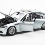 BMW M5 F10 Silverstone Srebrna Paragon 1:18 - image 2 of 8