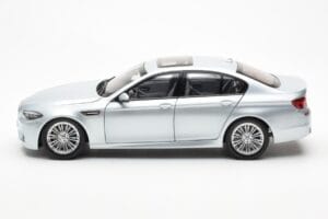 BMW M5 F10 Silverstone Srebrna Paragon 1:18 80432186353 Kovina – slika 4 od 8