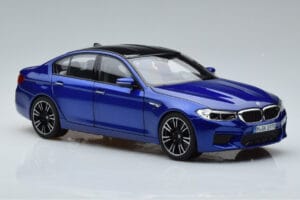 BMW M5 F90 Marina Bay Modra Norev 1:18 80432454783 Kovina – slika 5 od 7