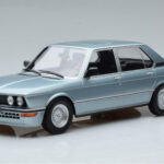 BMW M535i E12 Modra Norev 1:18