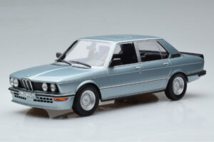 BMW M535i E12 Modra Norev 1:18