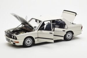 BMW M535i E28 Alpine Bel AUTOart 1:18 75161 Kovina – slika 2 od 10