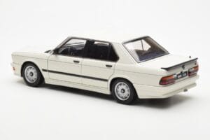 BMW M535i E28 Alpine Bel AUTOart 1:18 75161 Kovina – slika 7 od 10