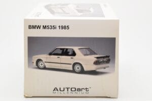 BMW M535i E28 Alpine Bel AUTOart 1:18 75161 Kovina – slika 8 od 10