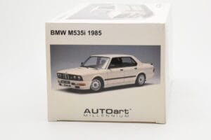 BMW M535i E28 Alpine Bel AUTOart 1:18 75161 Kovina – slika 9 od 10