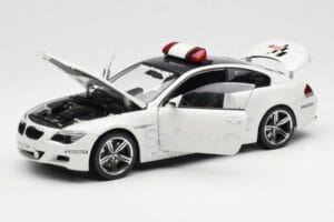 BMW M6 E63 MotoGP Safety Car 2006 Kyosho 1:18 08707GPB Kovina – slika 2 od 8