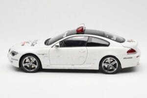 BMW M6 E63 MotoGP Safety Car 2006 Kyosho 1:18 08707GPB Kovina – slika 4 od 8