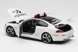 BMW M6 E63 MotoGP Safety Car 2006 Kyosho 1:18 08707GPB Kovina – slika 5 od 8
