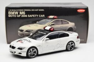 BMW M6 E63 MotoGP Safety Car 2006 Kyosho 1:18 08707GPB Kovina – slika 8 od 8