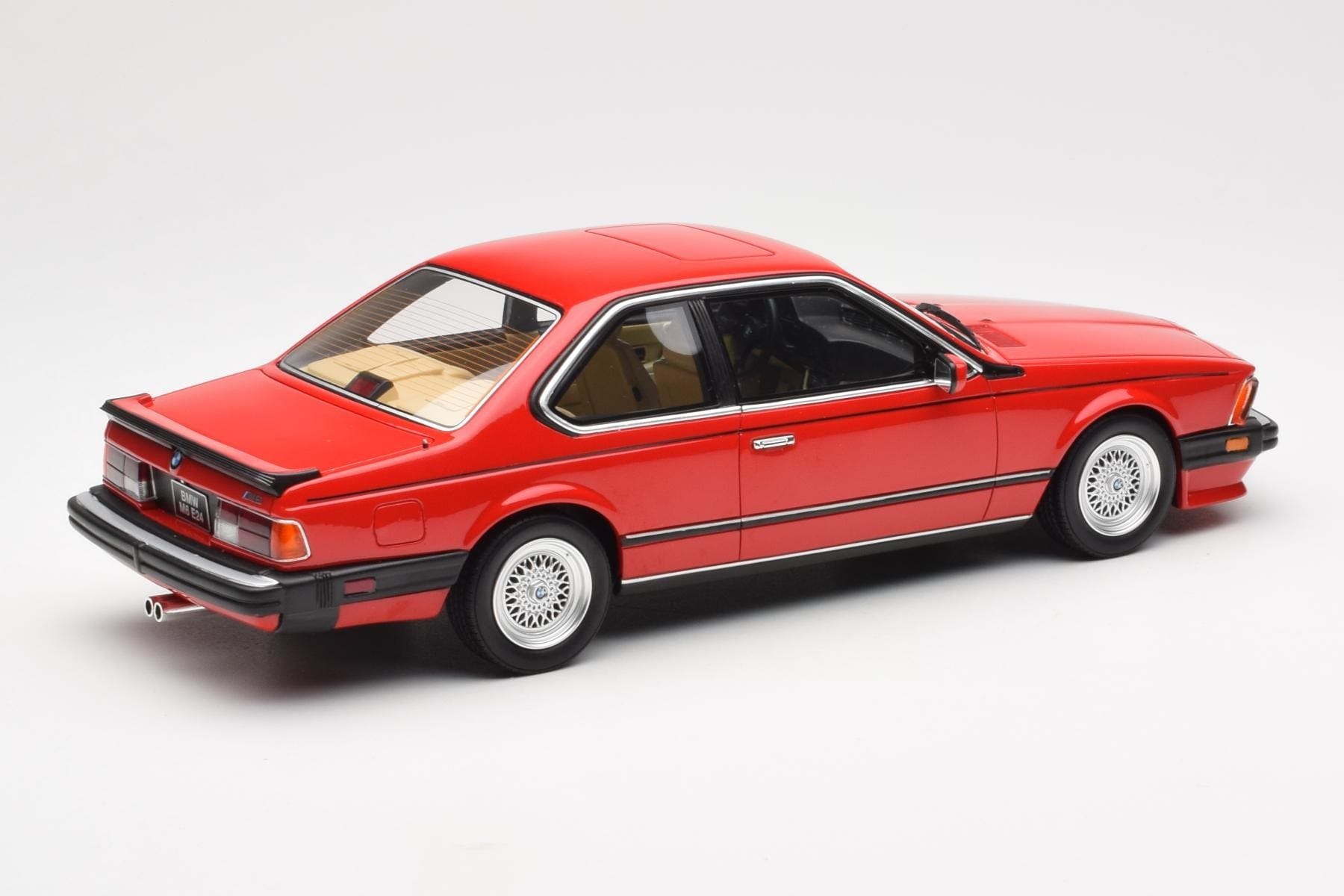 BMW M635 CSi E24 Henna Rdeč Otto 1:18 OT1018 Smola – slika 2 od 6