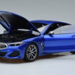 BMW M850i G15 Modra Metalik Norev 1:18 183286 Kovina - image 2 of 7
