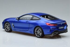 BMW M850i G15 Modra Metalik Norev 1:18 183286 Kovina – slika 6 od 7
