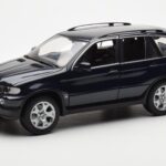 BMW X5 4.4i E53 Temno Modra Kyosho 1:18