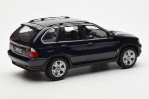 BMW X5 4.4i E53 Temno Modra Kyosho 1:18 08521DB Kovina – slika 3 od 8