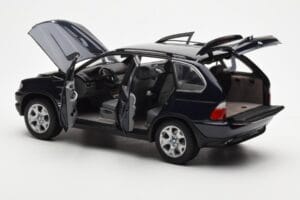 BMW X5 4.4i E53 Temno Modra Kyosho 1:18 08521DB Kovina – slika 5 od 8