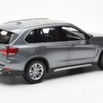 BMW X5 F15 Space Siv Paragon 1:18 - image 3 of 8