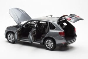 BMW X5 F15 Space Siv Paragon 1:18 80432318988 Kovina – slika 5 od 8