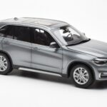 BMW X5 F15 Space Siv Paragon 1:18 - image 6 of 8