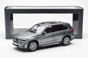 BMW X5 F15 Space Siv Paragon 1:18 80432318988 Kovina – slika 8 od 8