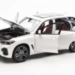BMW X5 G05 Bel Paragon 1:18 - image 2 of 8