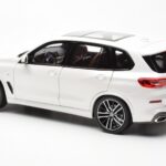 BMW X5 G05 Bel Paragon 1:18 - image 7 of 8